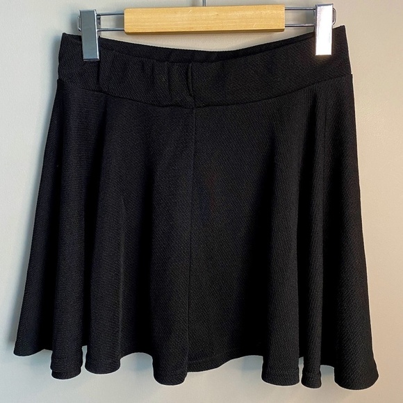 Urban Coco Women's Black Pull-On Mini‎ Skirt - Picture 3 of 11